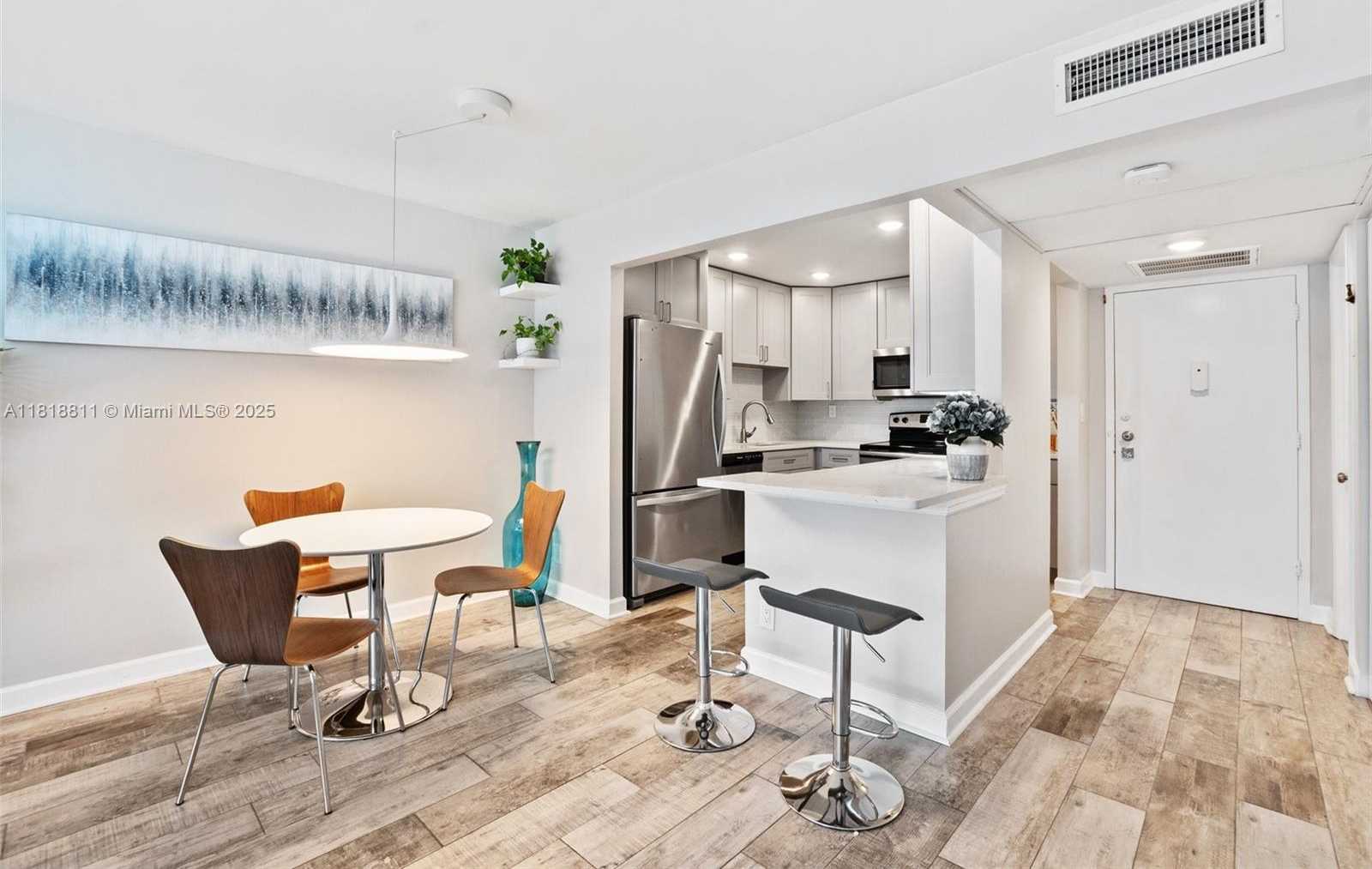 Small Image of 2781 TAFT ST #308, Hollywood Number 9