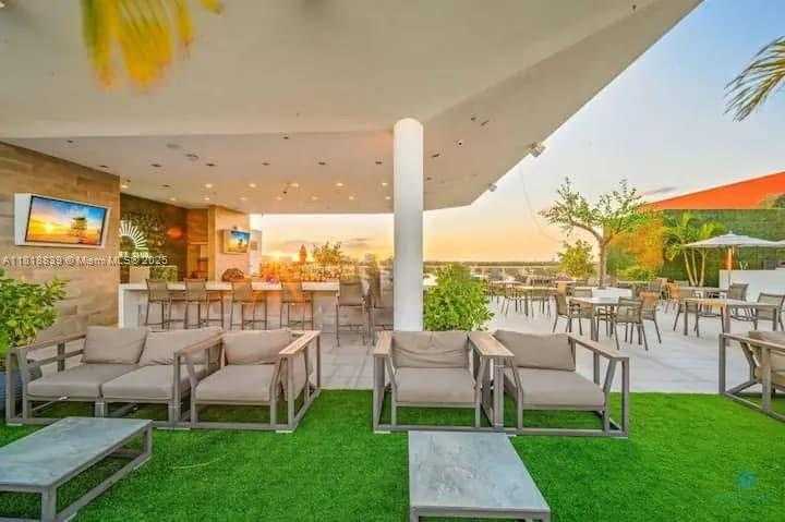 Small Image of 777 NORTH OCEAN DR #N529, Hollywood Number 32
