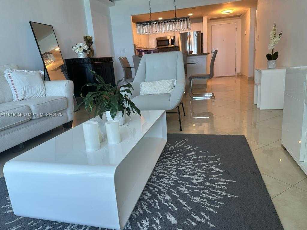 Small Image of 2301 COLLINS AVE #1025, Miami Beach Number 2