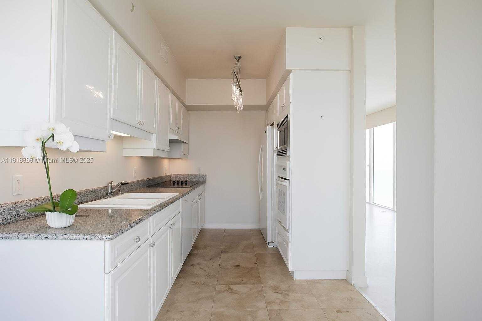 Small Image of 4775 COLLINS AVE #2805, Miami Beach Number 10
