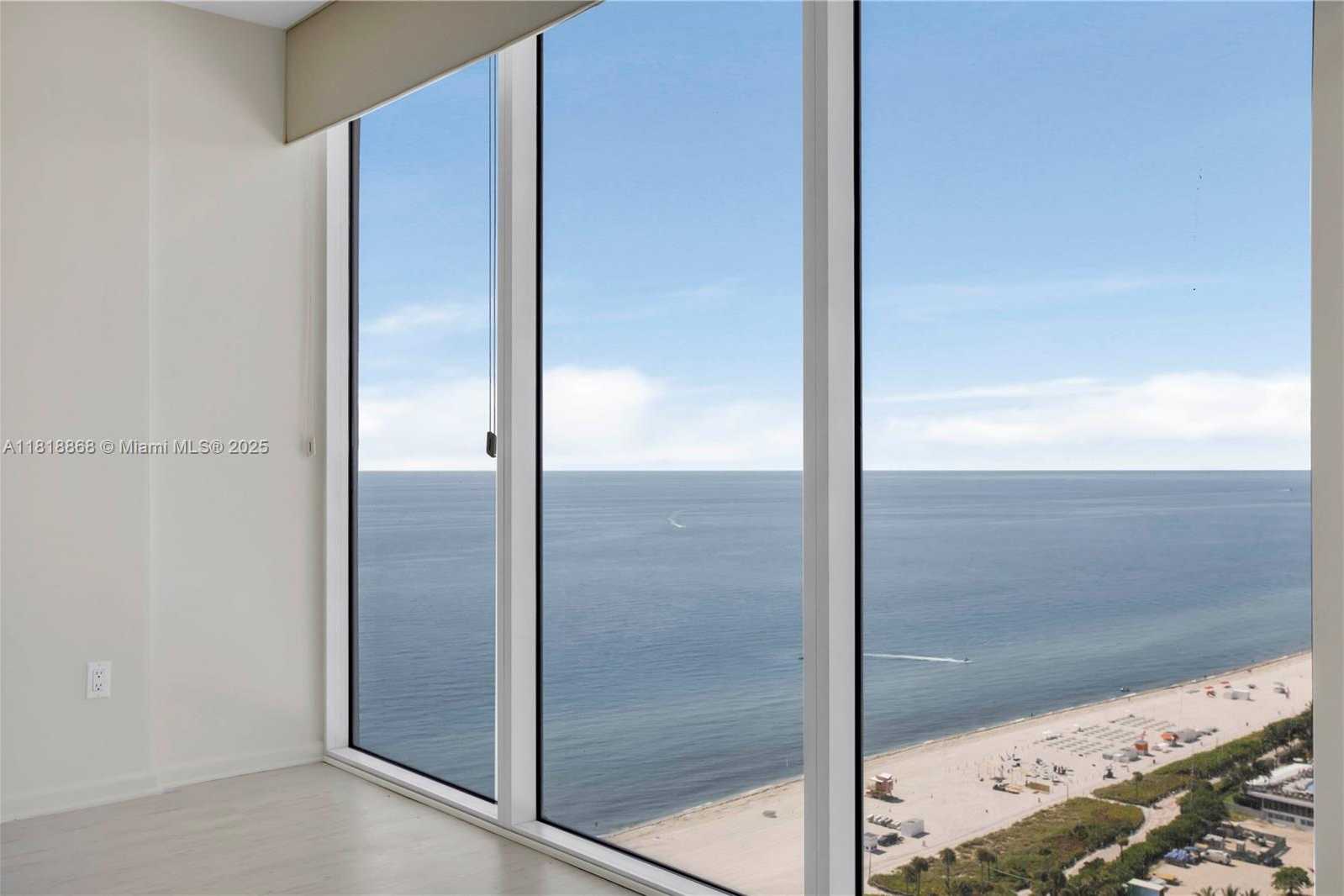 Small Image of 4775 COLLINS AVE #2805, Miami Beach Number 15