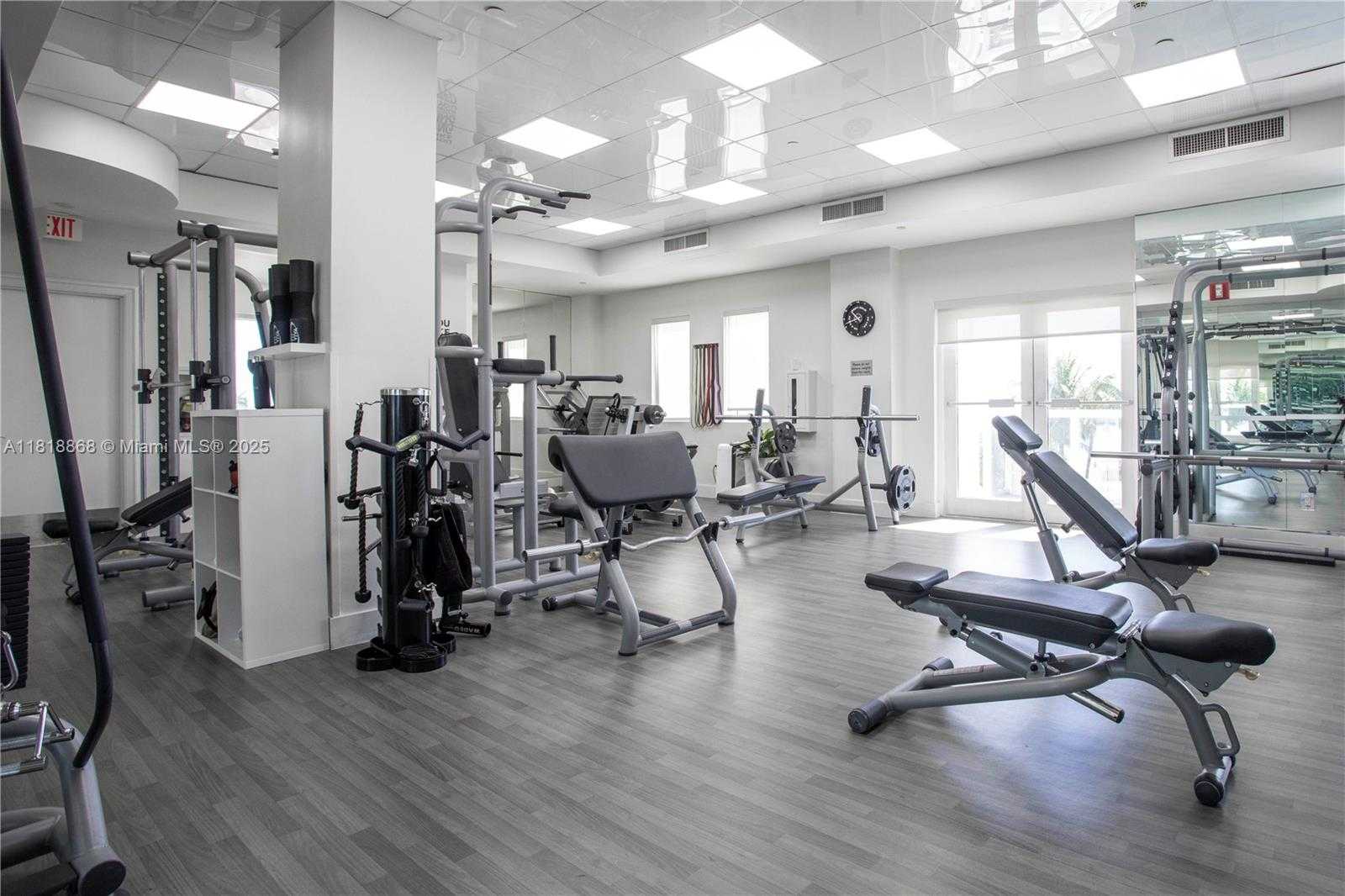 Small Image of 4775 COLLINS AVE #2805, Miami Beach Number 30
