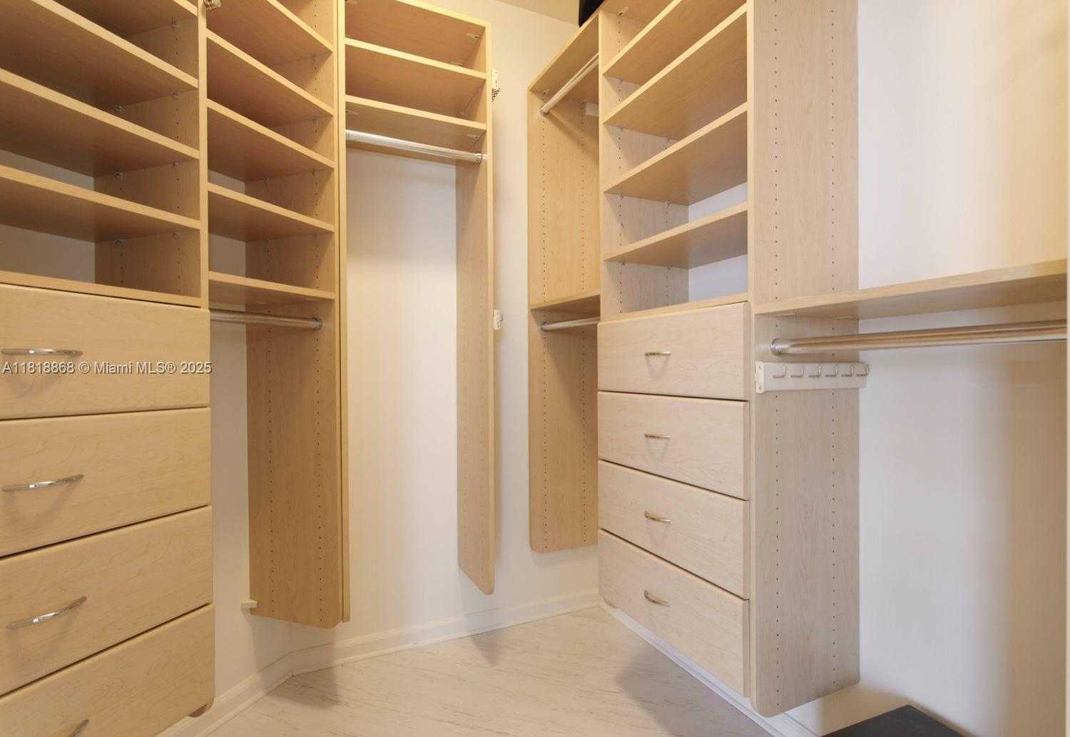 Small Image of 4775 COLLINS AVE #2805, Miami Beach Number 8