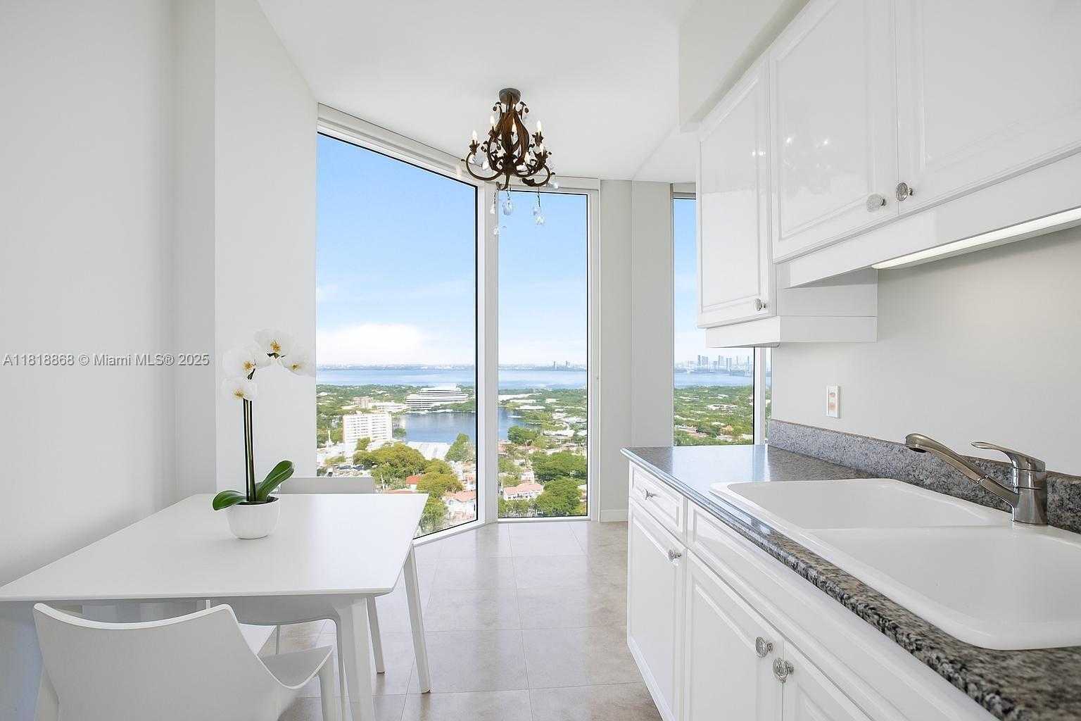 Small Image of 4775 COLLINS AVE #2805, Miami Beach Number 9