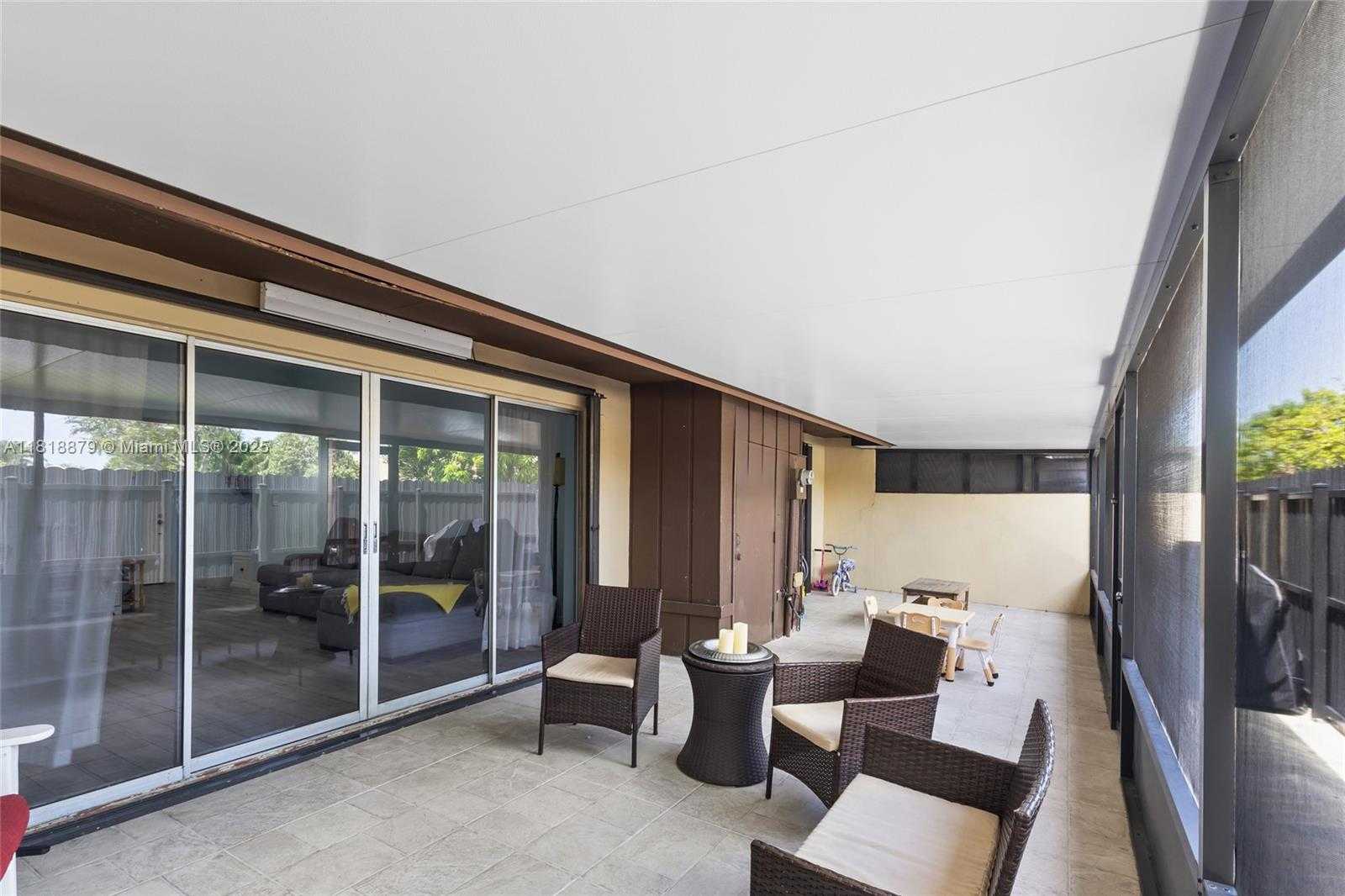 Small Image of 12224 SOUTH WEST 118TH LN, Miami Number 11