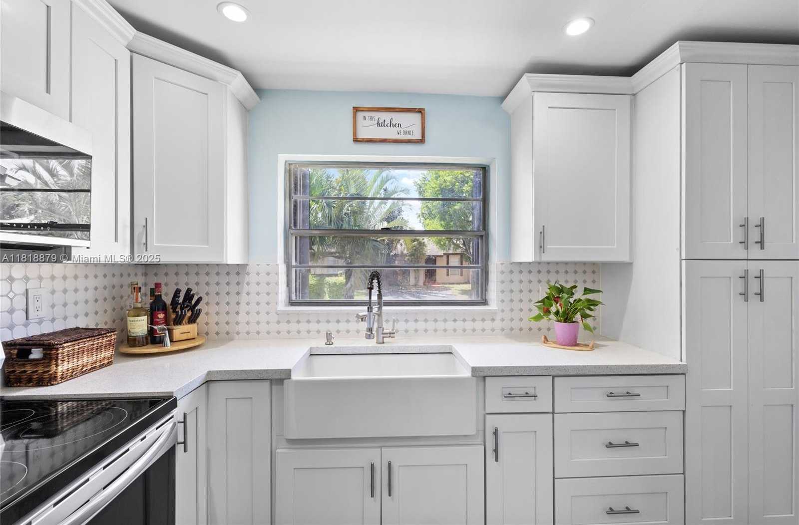 Small Image of 12224 SOUTH WEST 118TH LN, Miami Number 3