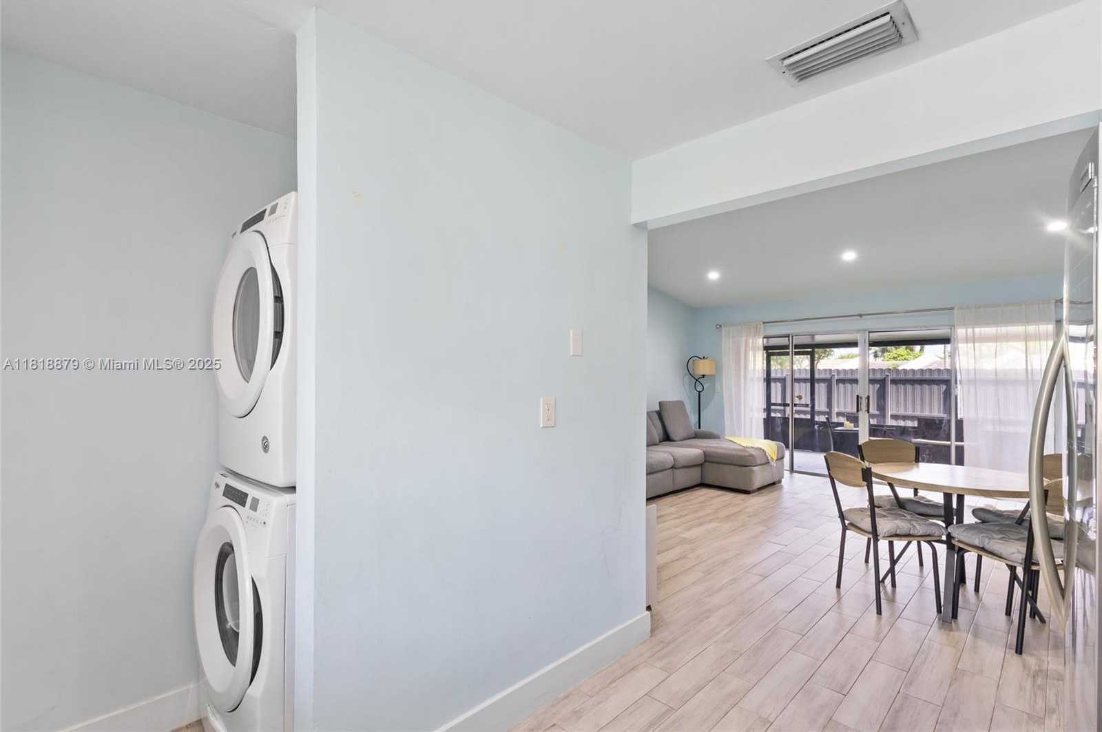 Small Image of 12224 SOUTH WEST 118TH LN, Miami Number 6