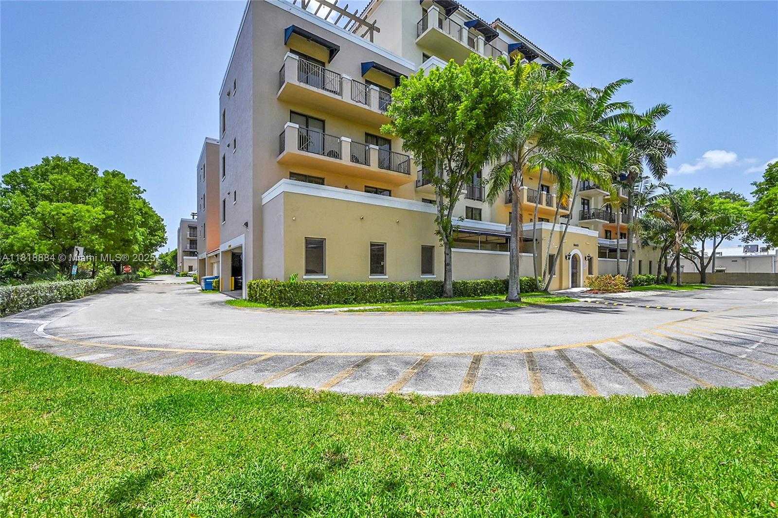 Small Image of 8440 SOUTH WEST 8TH ST #306A, Miami Number 3