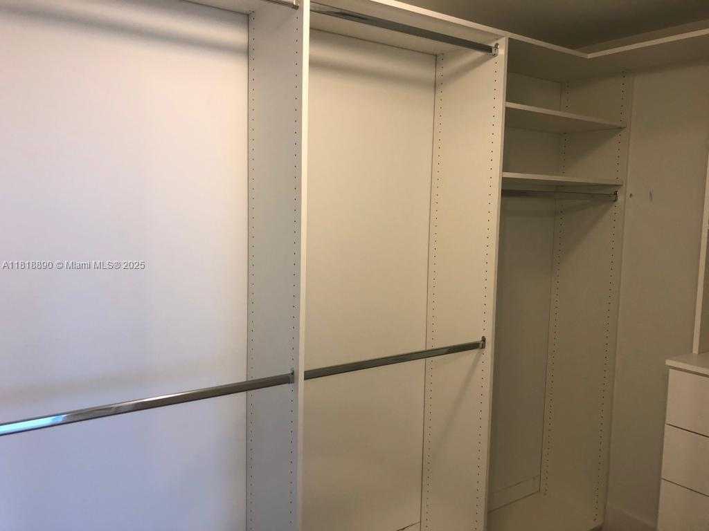 Imagen de Pequeño Objeto