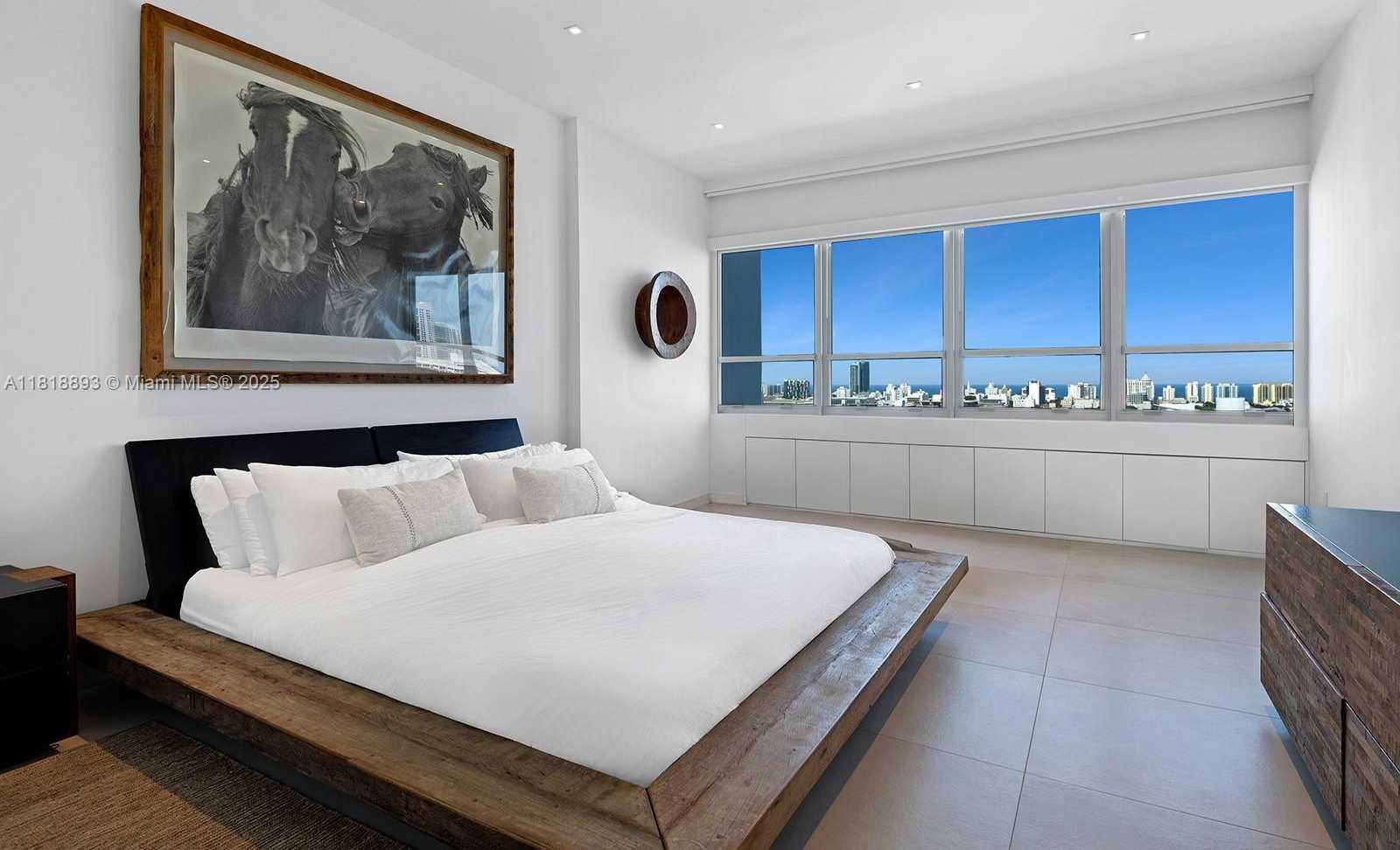 Small Image of 11 ISLAND AVE #PH2, Miami Beach Number 11