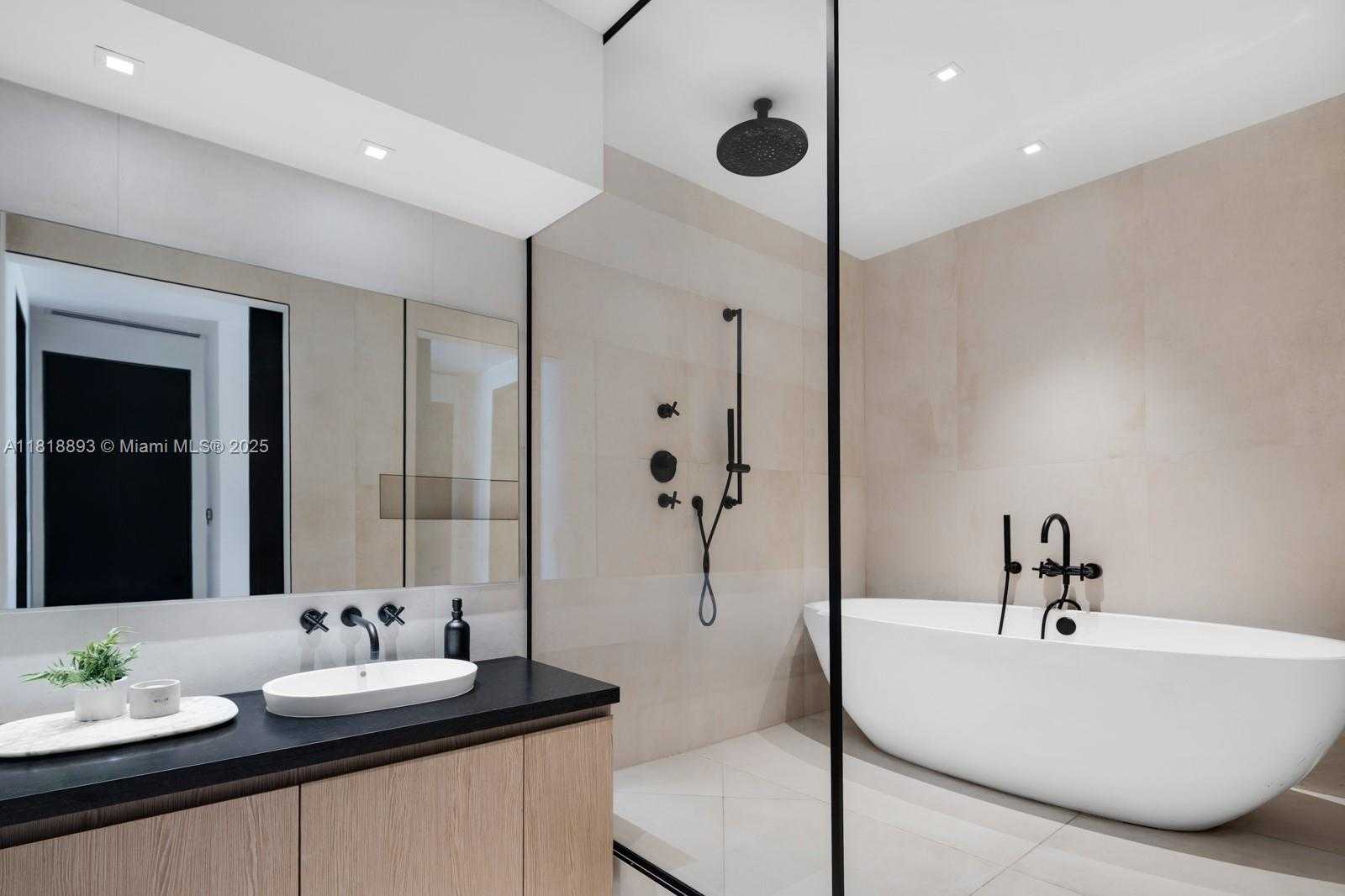 Small Image of 11 ISLAND AVE #PH2, Miami Beach Number 14