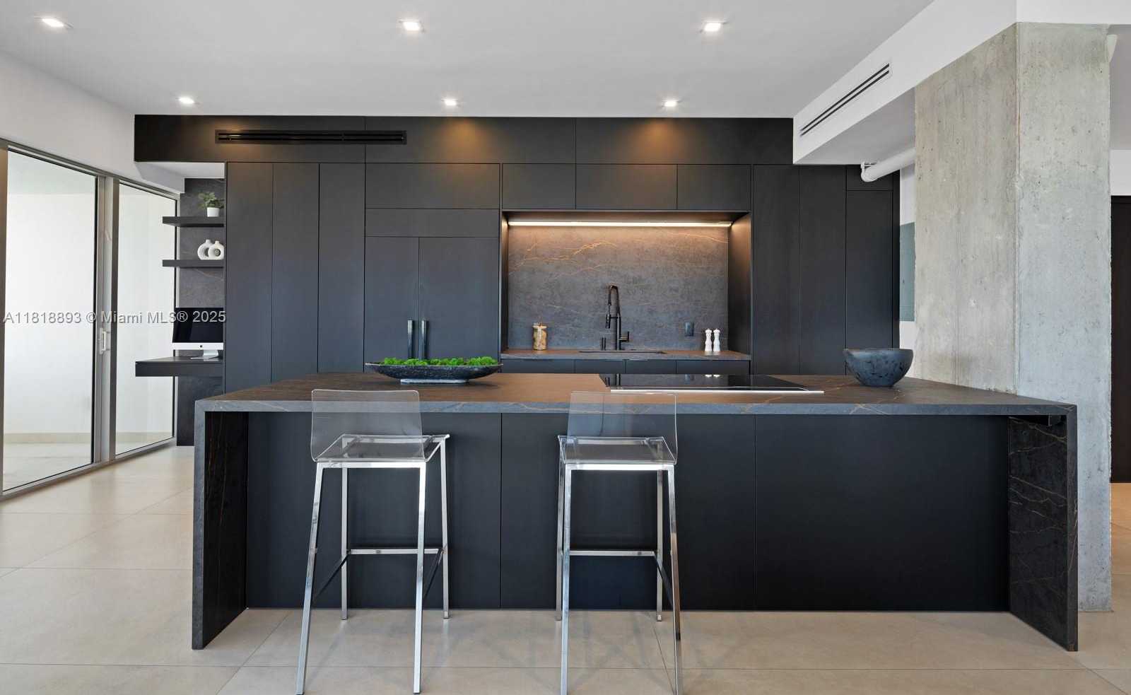 Small Image of 11 ISLAND AVE #PH2, Miami Beach Number 4