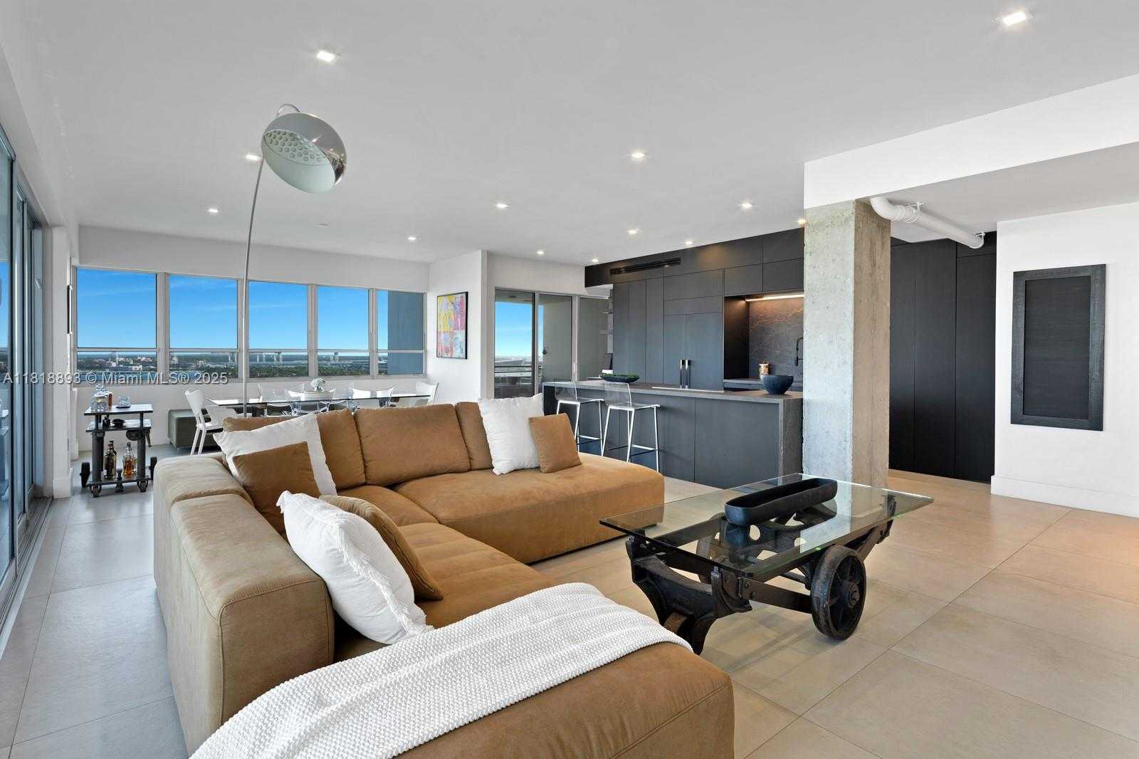 Small Image of 11 ISLAND AVE #PH2, Miami Beach Number 9
