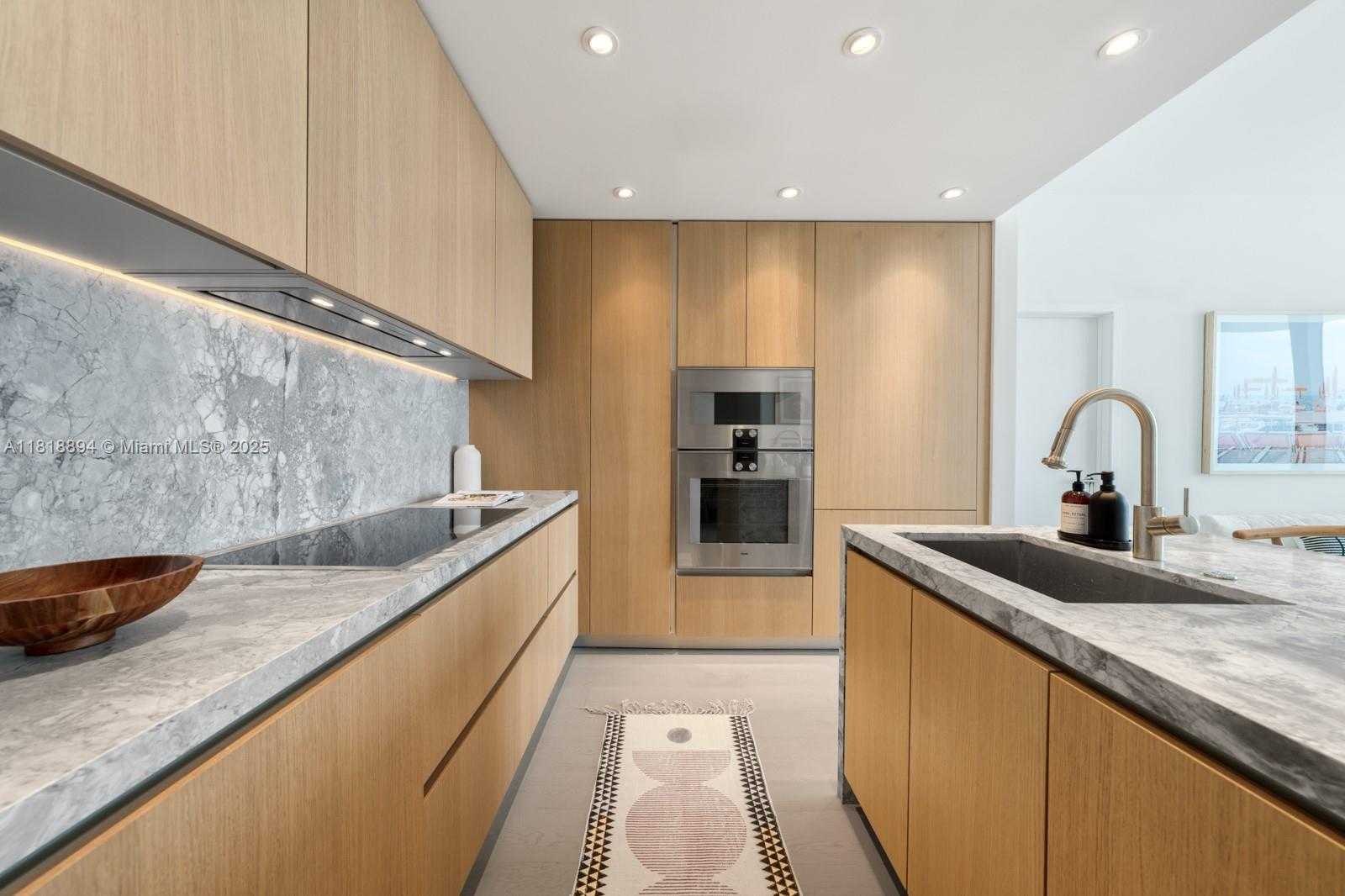 Small Image of 500 ALTON RD #4004, Miami Beach Number 4