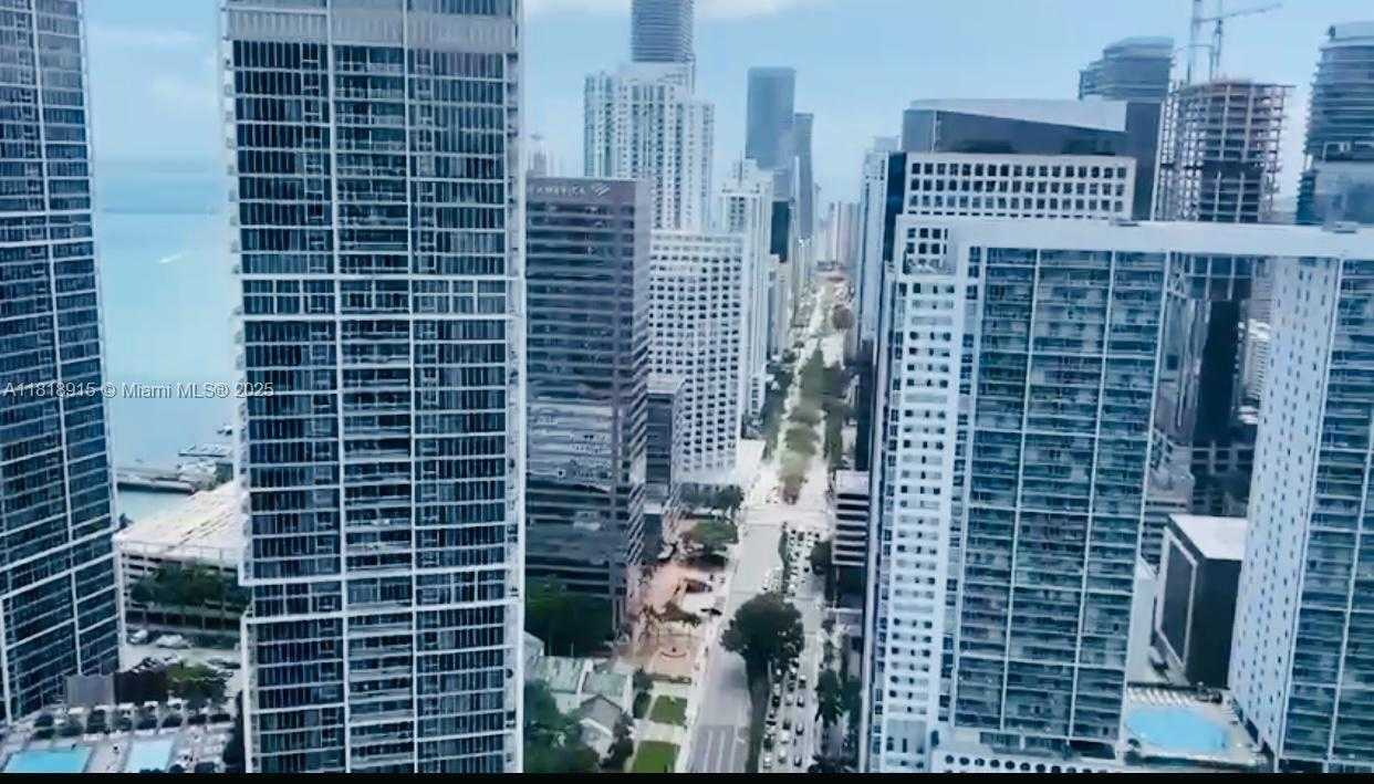 Small Image of 200 BISCAYNE BOULEVARD WAY #4702, Miami Number 20