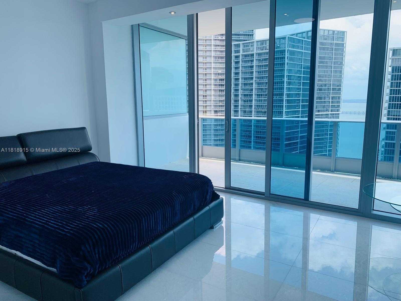 Small Image of 200 BISCAYNE BOULEVARD WAY #4702, Miami Number 4