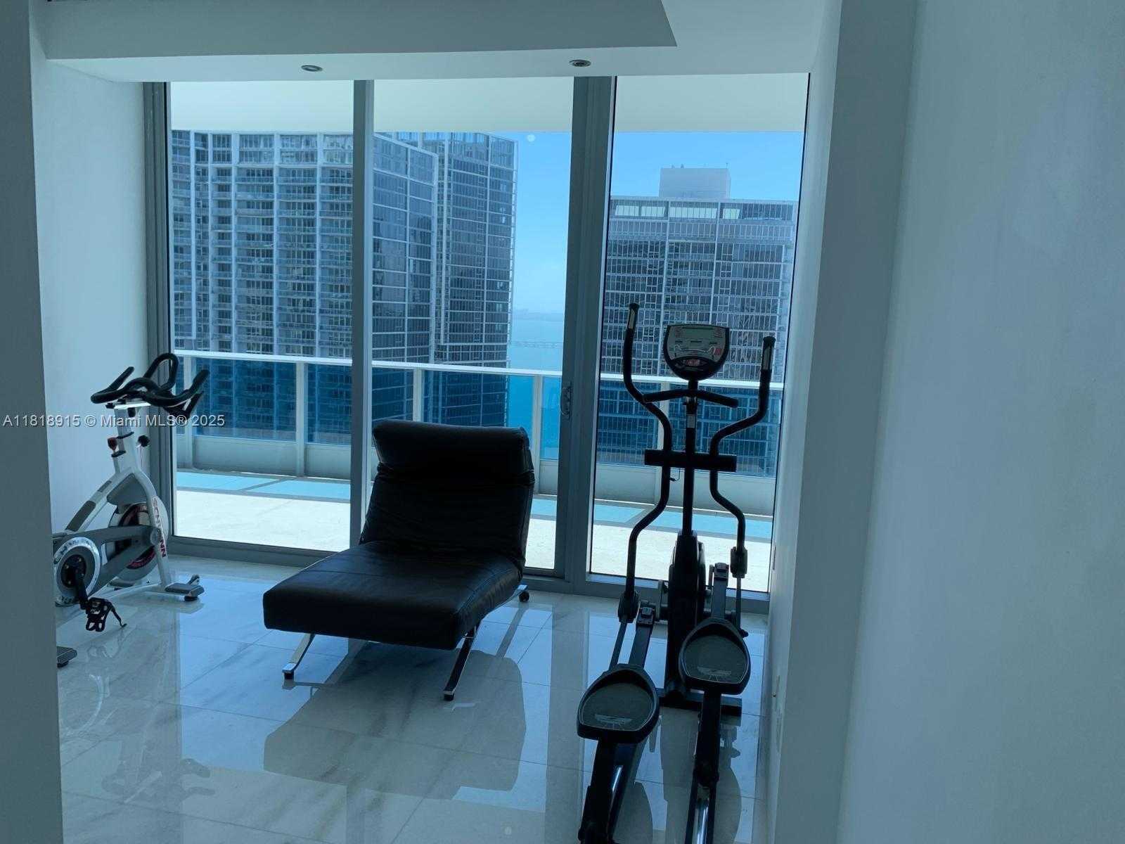 Small Image of 200 BISCAYNE BOULEVARD WAY #4702, Miami Number 8