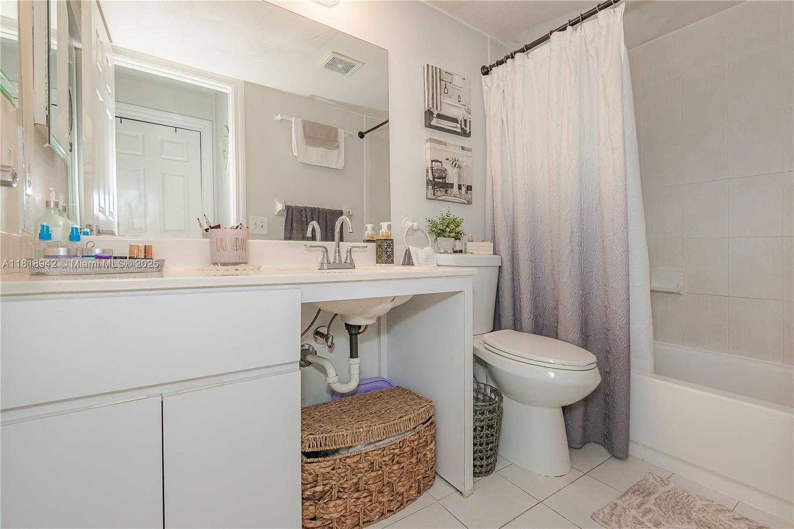 Small Image of 10816 NORTH KENDALL DR #R17, Miami Number 17