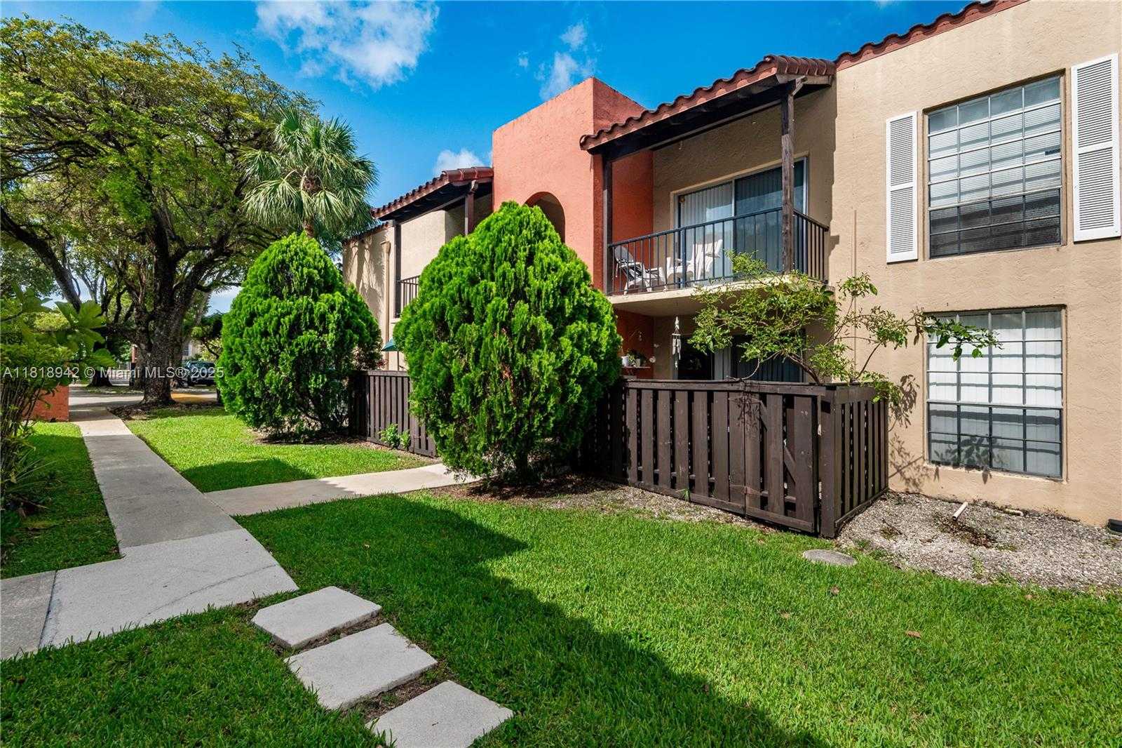 Small Image of 10816 NORTH KENDALL DR #R17, Miami Number 19