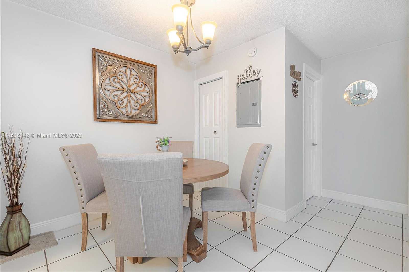 Small Image of 10816 NORTH KENDALL DR #R17, Miami Number 5
