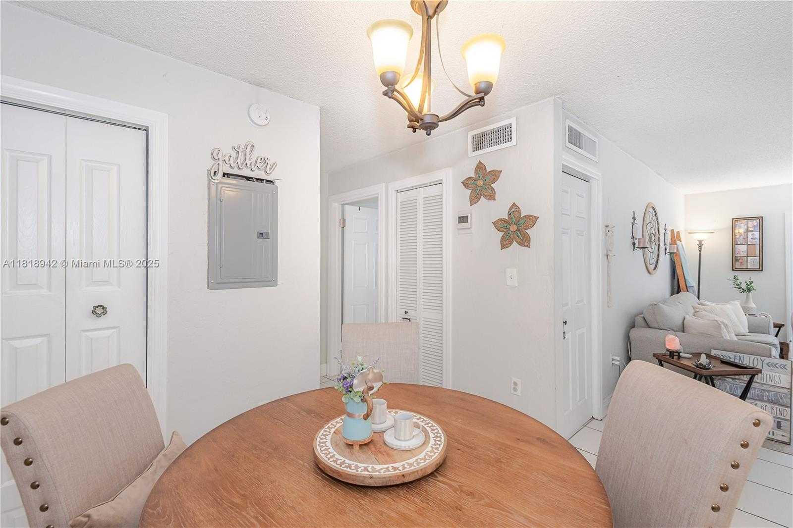 Small Image of 10816 NORTH KENDALL DR #R17, Miami Number 6