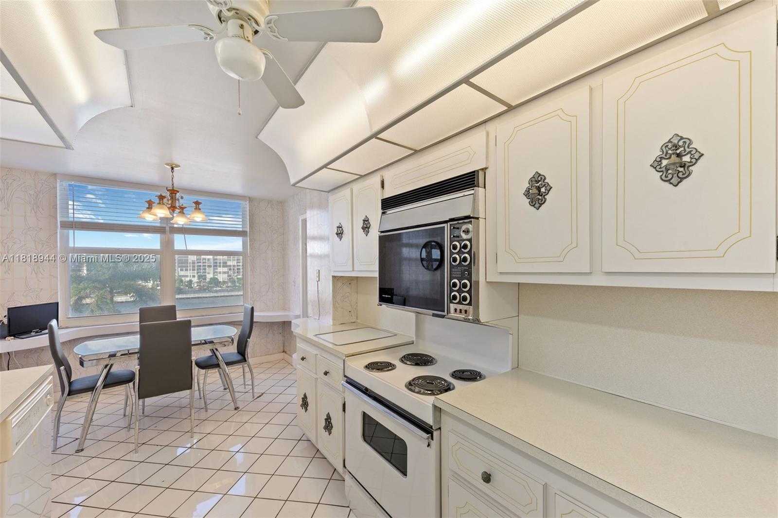 Small Image of 2751 SOUTH OCEAN DR #501N, Hollywood Number 11