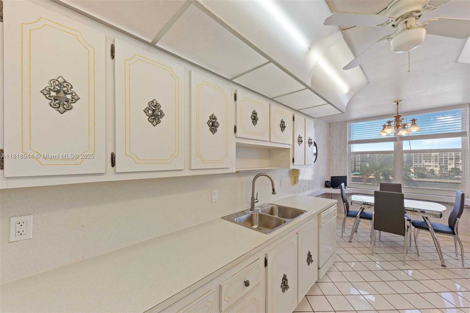 Small Image of 2751 SOUTH OCEAN DR #501N, Hollywood Number 12