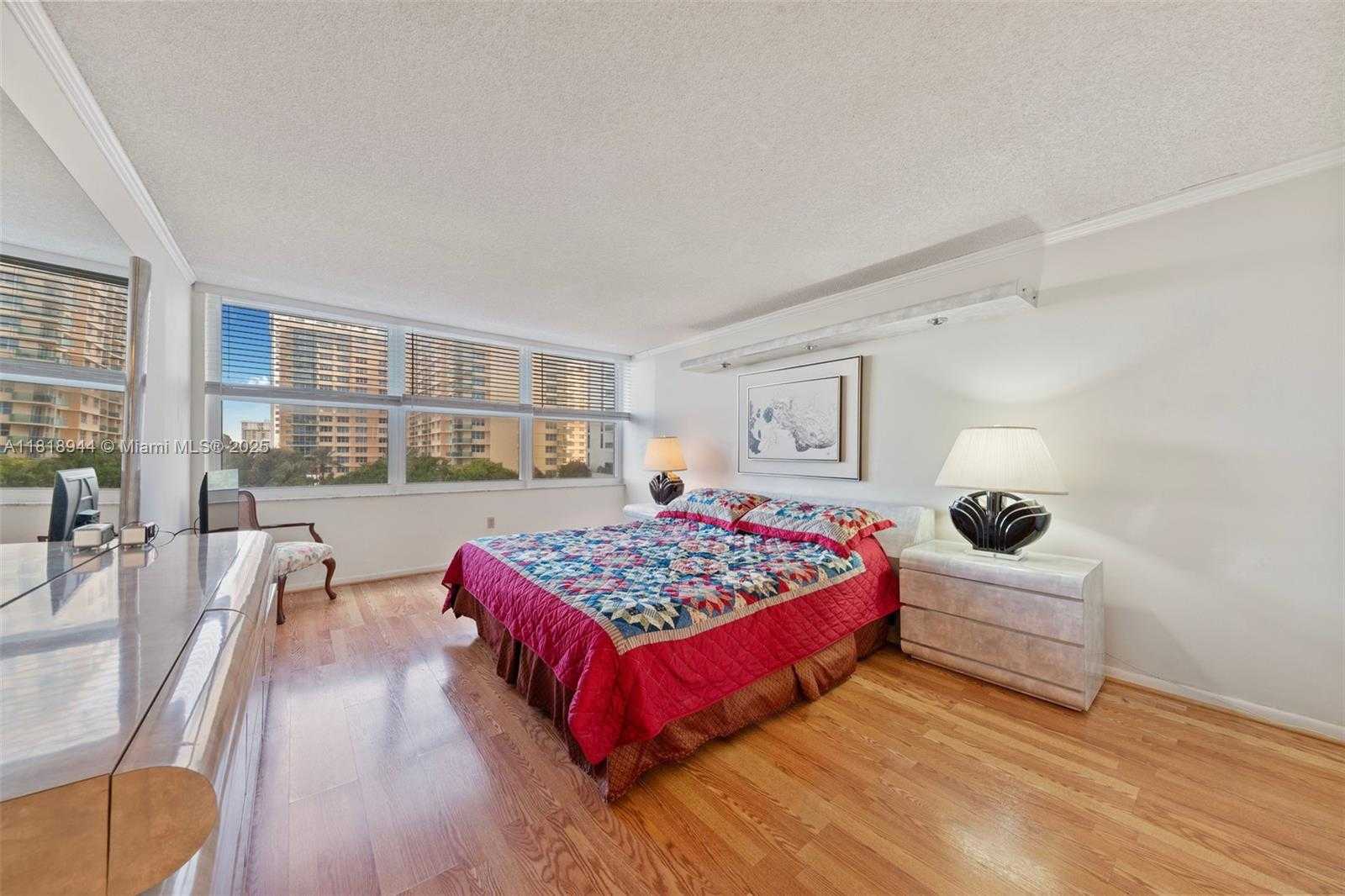 Small Image of 2751 SOUTH OCEAN DR #501N, Hollywood Number 21