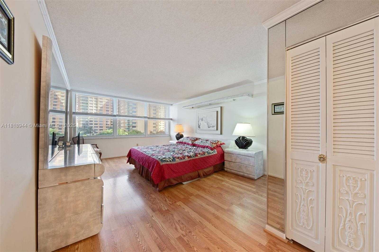 Small Image of 2751 SOUTH OCEAN DR #501N, Hollywood Number 22
