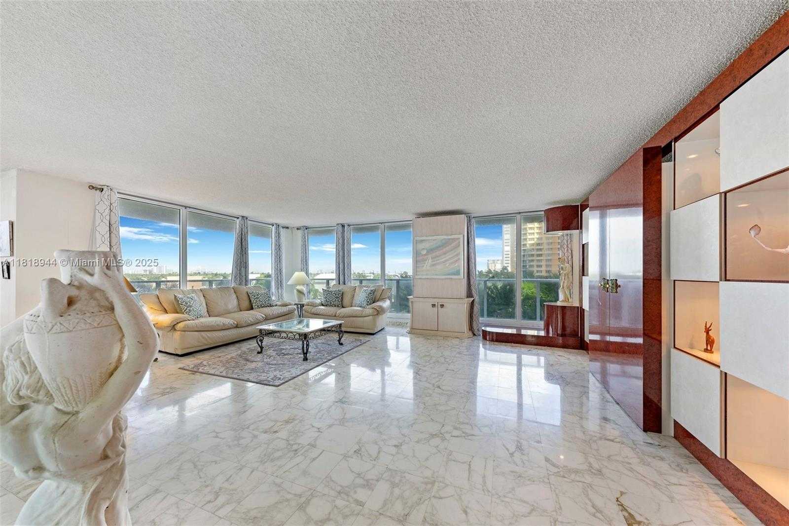 Small Image of 2751 SOUTH OCEAN DR #501N, Hollywood Number 4