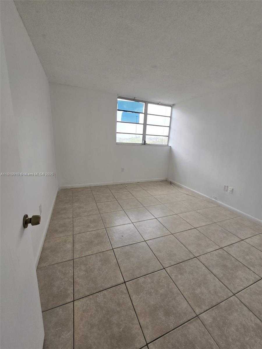 Small Image of 816 NORTH WEST 87TH AVE #406, Miami Number 12