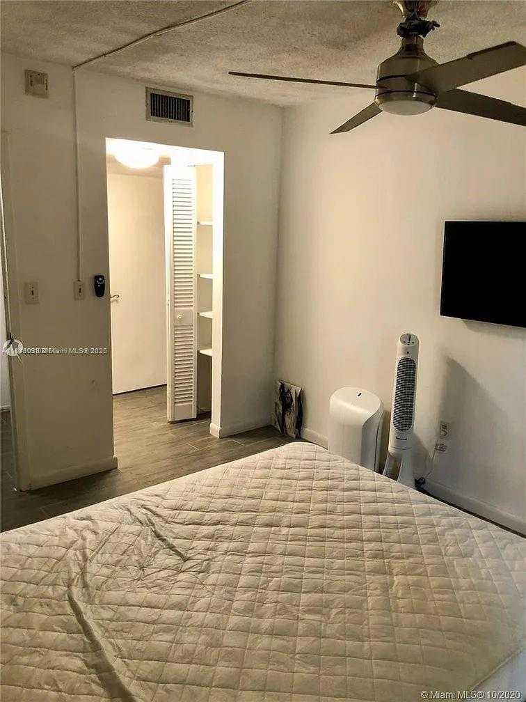Small Image of 17570 ATLANTIC BLVD #105, Sunny Isles Beach Number 11