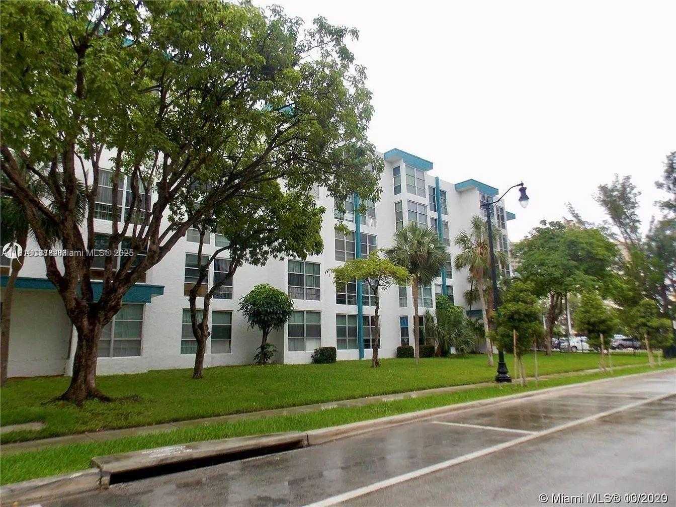 Small Image of 17570 ATLANTIC BLVD #105, Sunny Isles Beach Number 18
