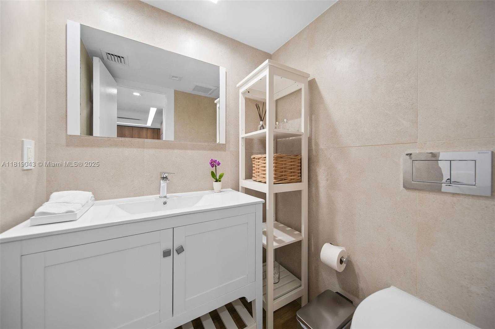 Small Image of 1450 LINCOLN RD #809, Miami Beach Number 24