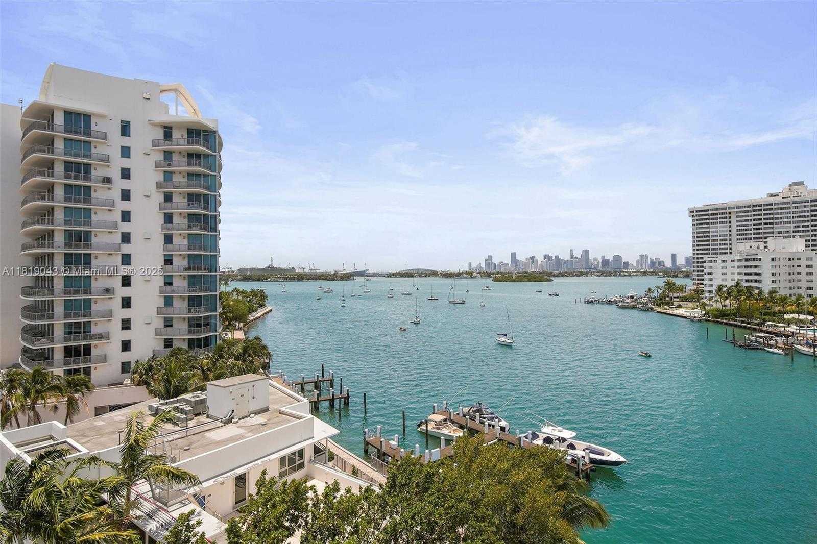 Small Image of 1450 LINCOLN RD #809, Miami Beach Number 3