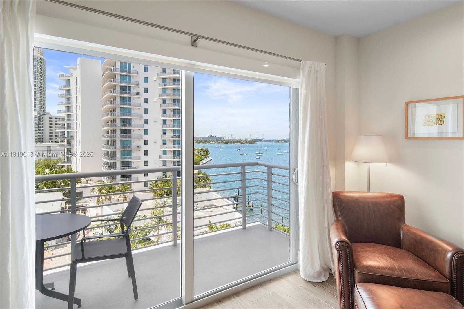 Small Image of 1450 LINCOLN RD #809, Miami Beach Number 4