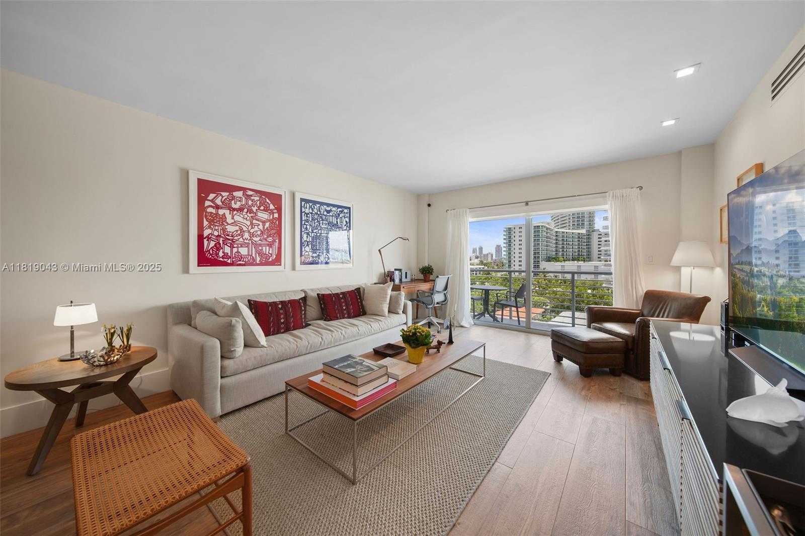 Small Image of 1450 LINCOLN RD #809, Miami Beach Number 5