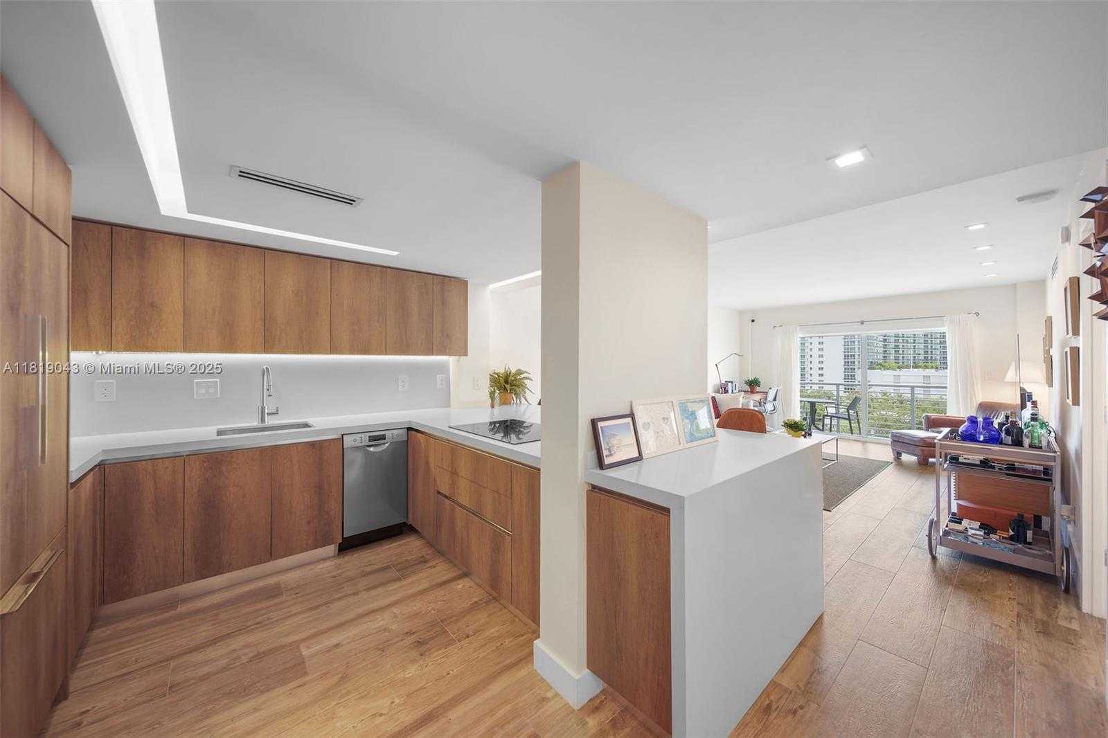 Small Image of 1450 LINCOLN RD #809, Miami Beach Number 8