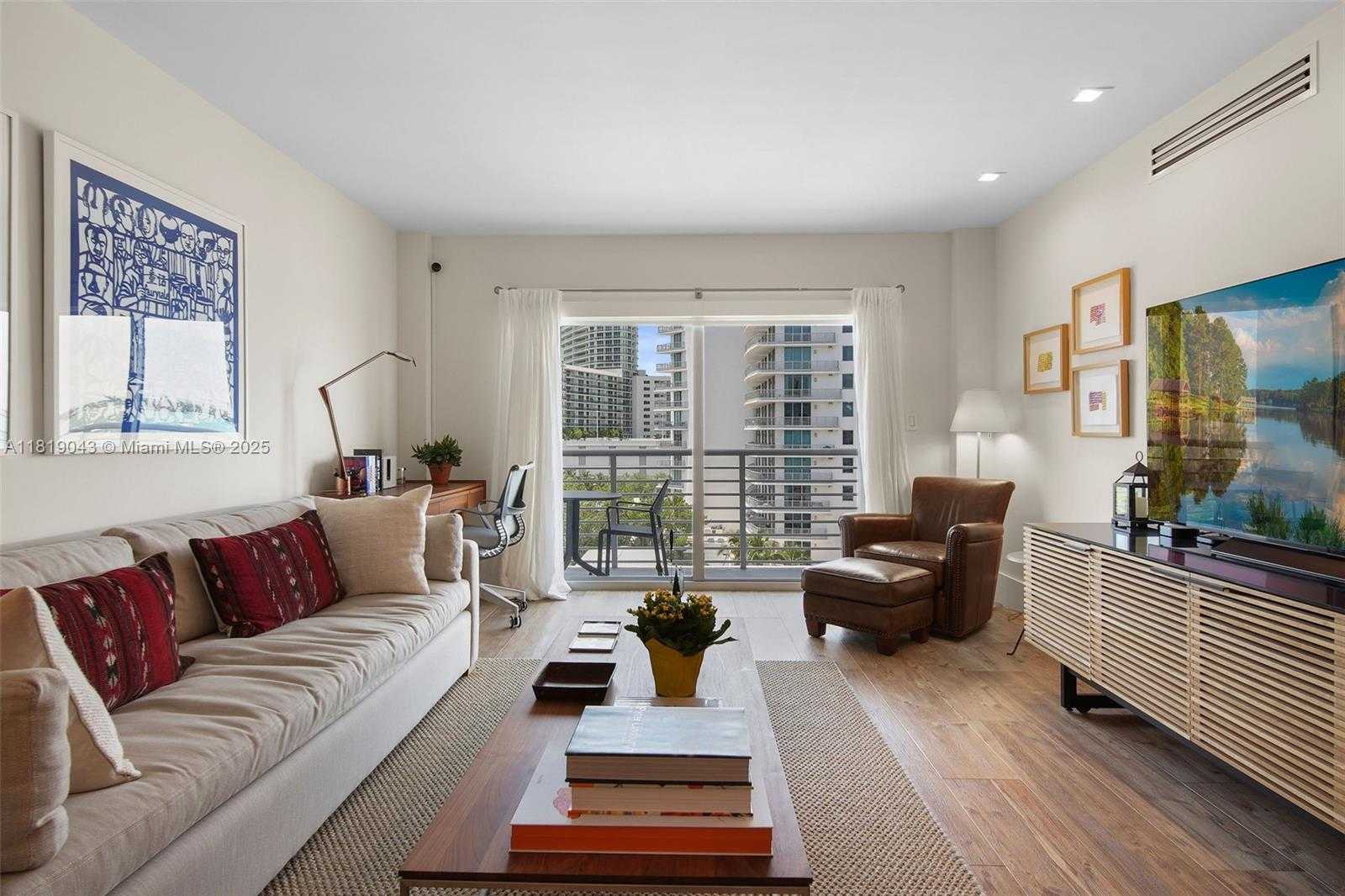 Small Image of 1450 LINCOLN RD #809, Miami Beach Number 9