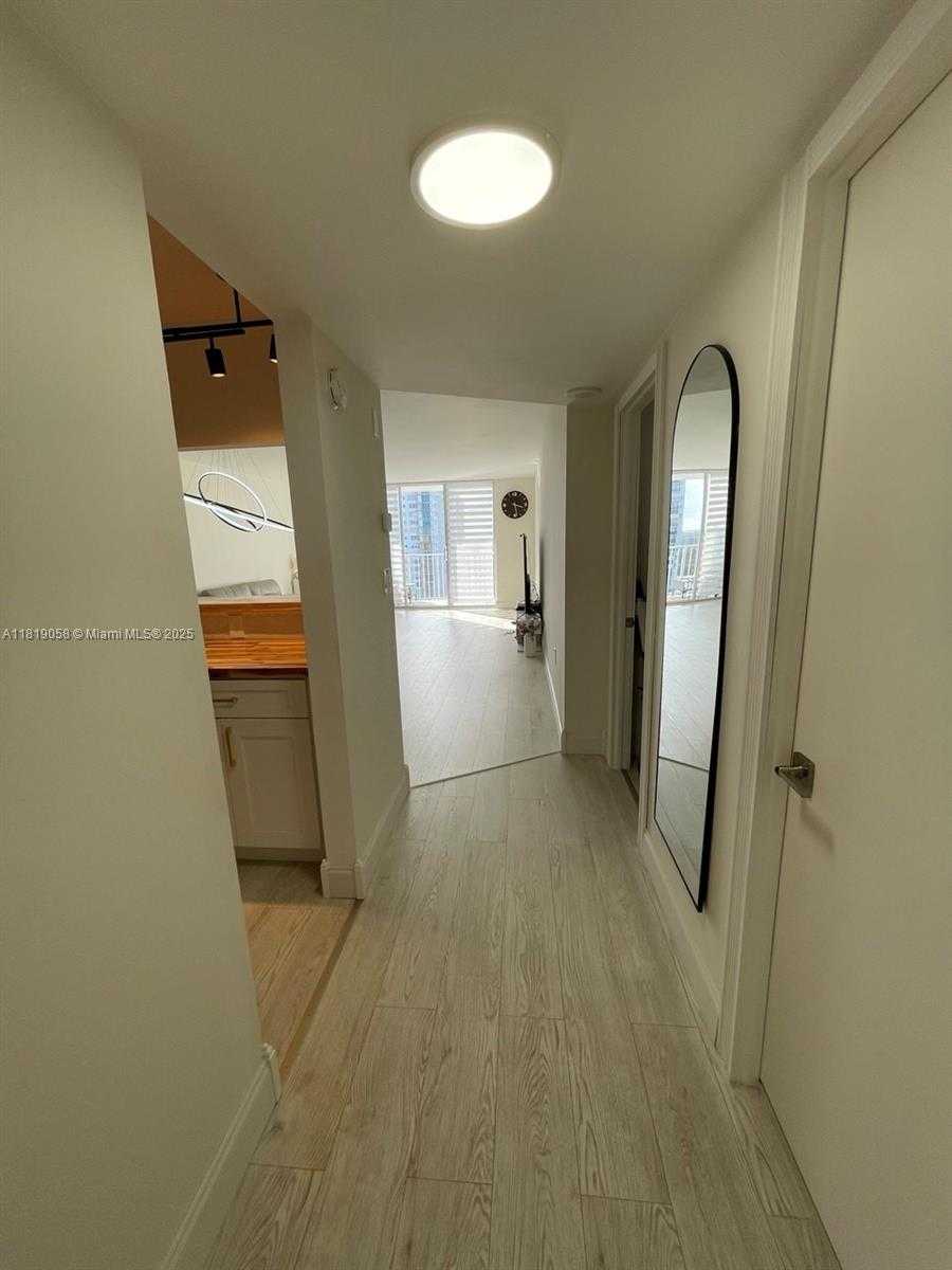 Small Image of 2801 NORTH EAST 183RD STREET #1611W, Aventura Number 2