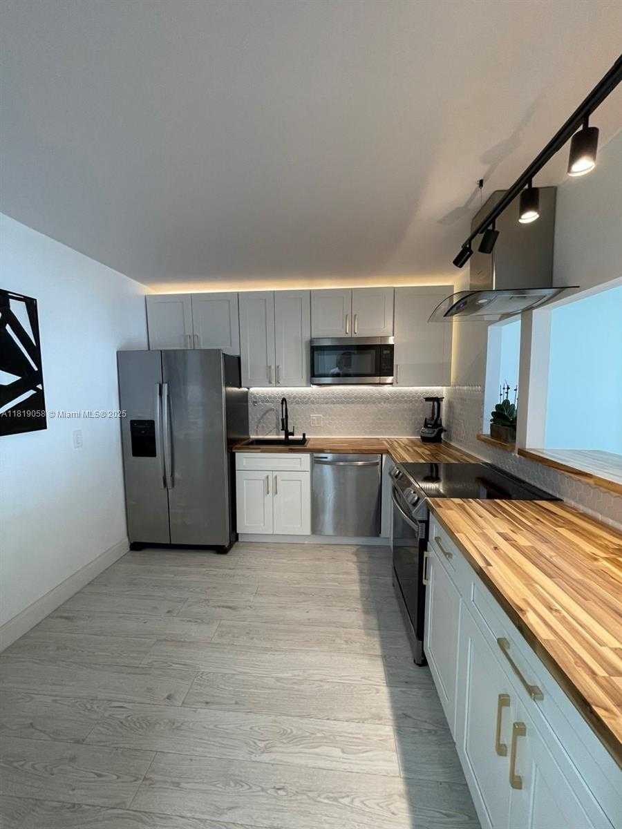 Small Image of 2801 NORTH EAST 183RD STREET #1611W, Aventura Number 4