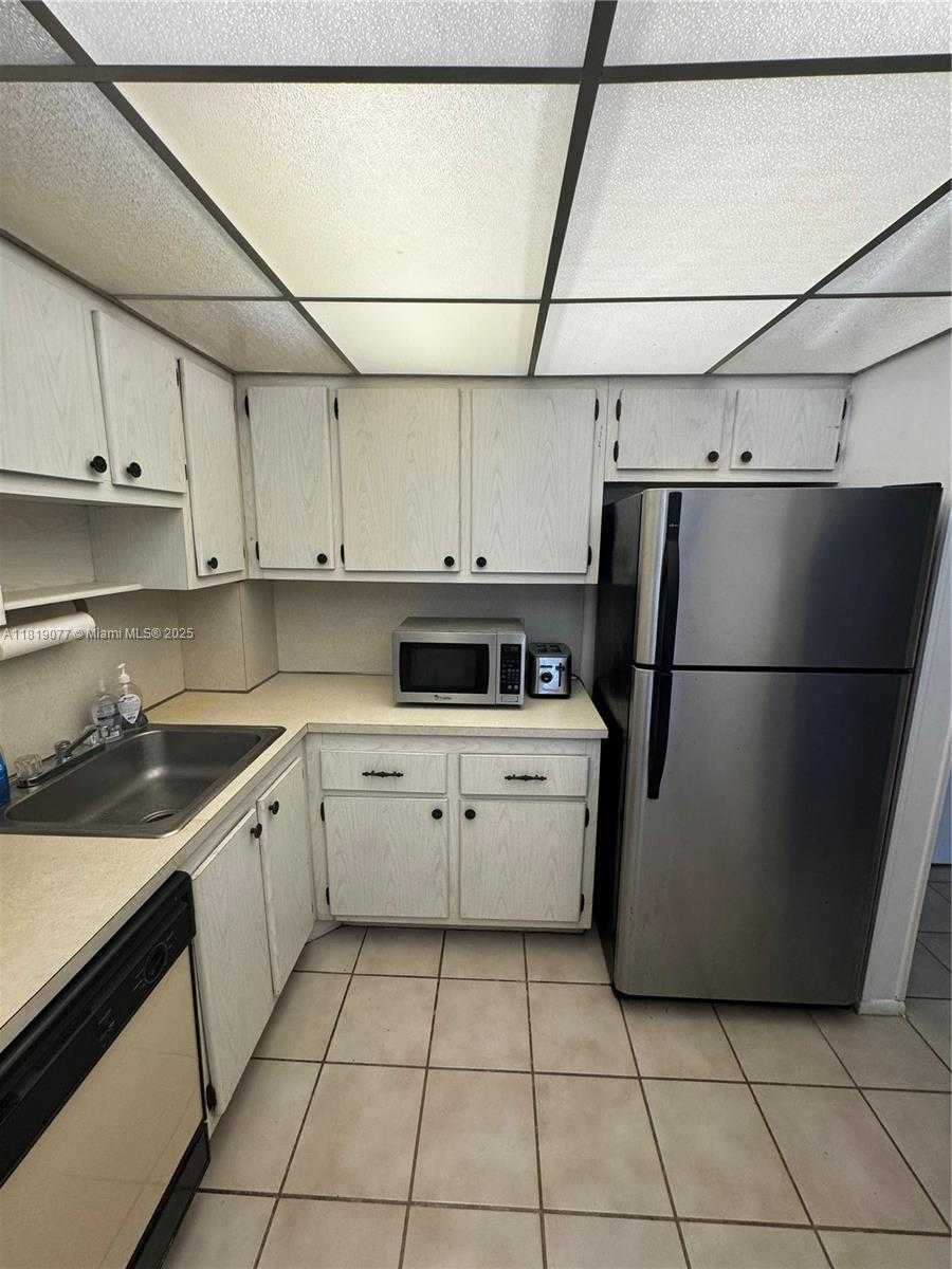 Small Image of 16851 NORTH EAST 23RD AVE #A516, North Miami Beach Number 5