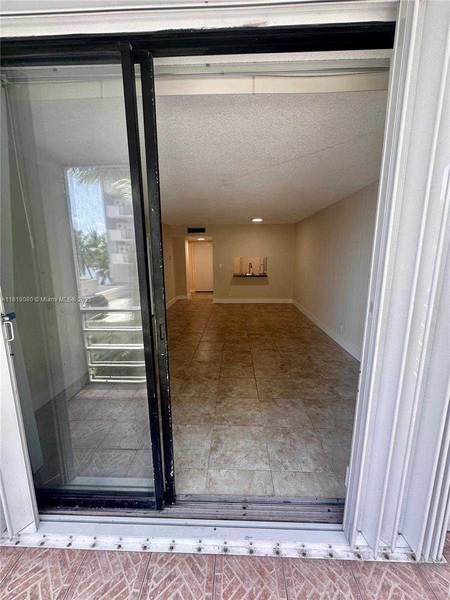 Small Image of 2935 NORTH EAST 163RD ST #3P, North Miami Beach Number 11