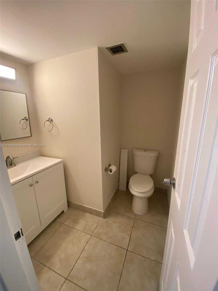 Small Image of 2935 NORTH EAST 163RD ST #3P, North Miami Beach Number 12