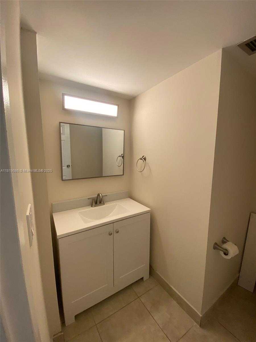 Small Image of 2935 NORTH EAST 163RD ST #3P, North Miami Beach Number 13