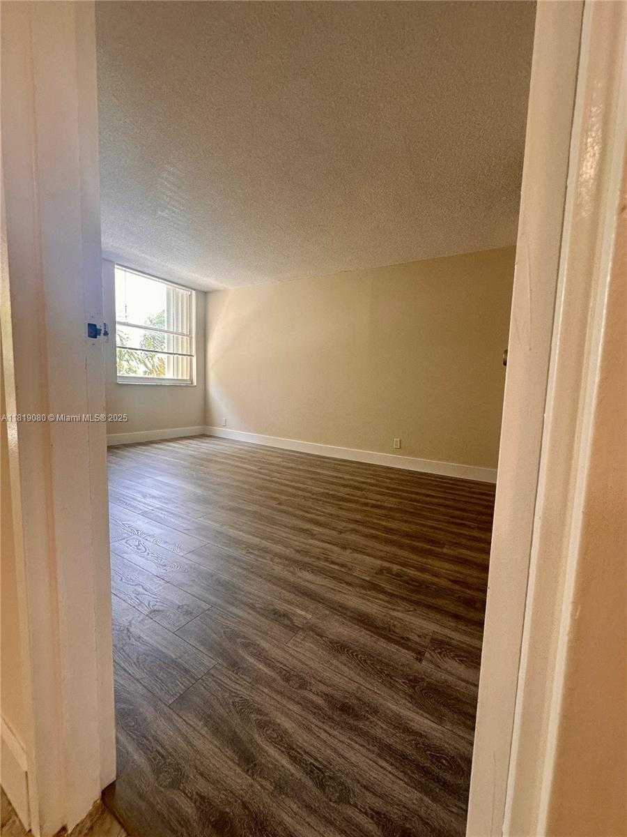 Small Image of 2935 NORTH EAST 163RD ST #3P, North Miami Beach Number 15