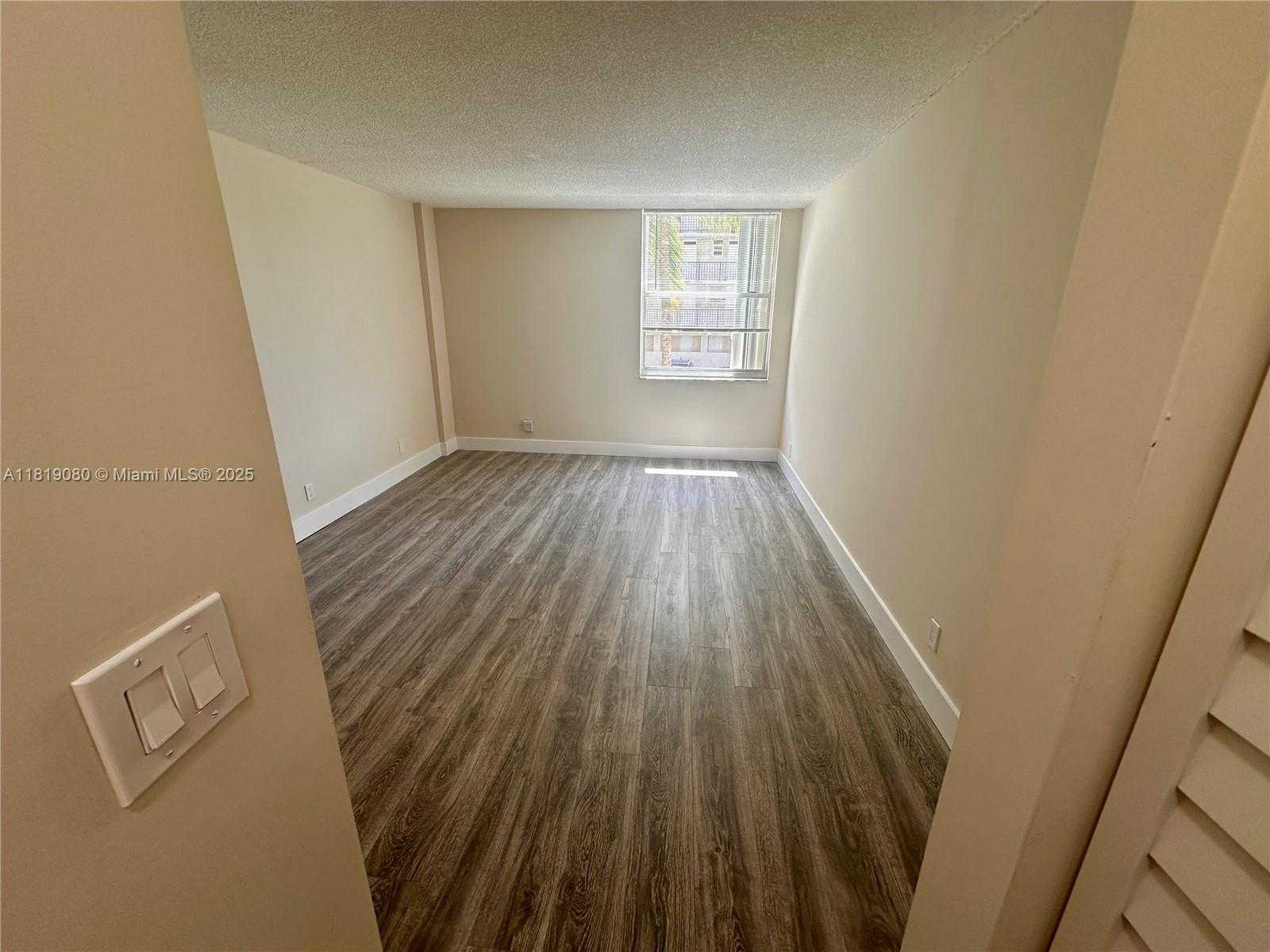 Small Image of 2935 NORTH EAST 163RD ST #3P, North Miami Beach Number 18