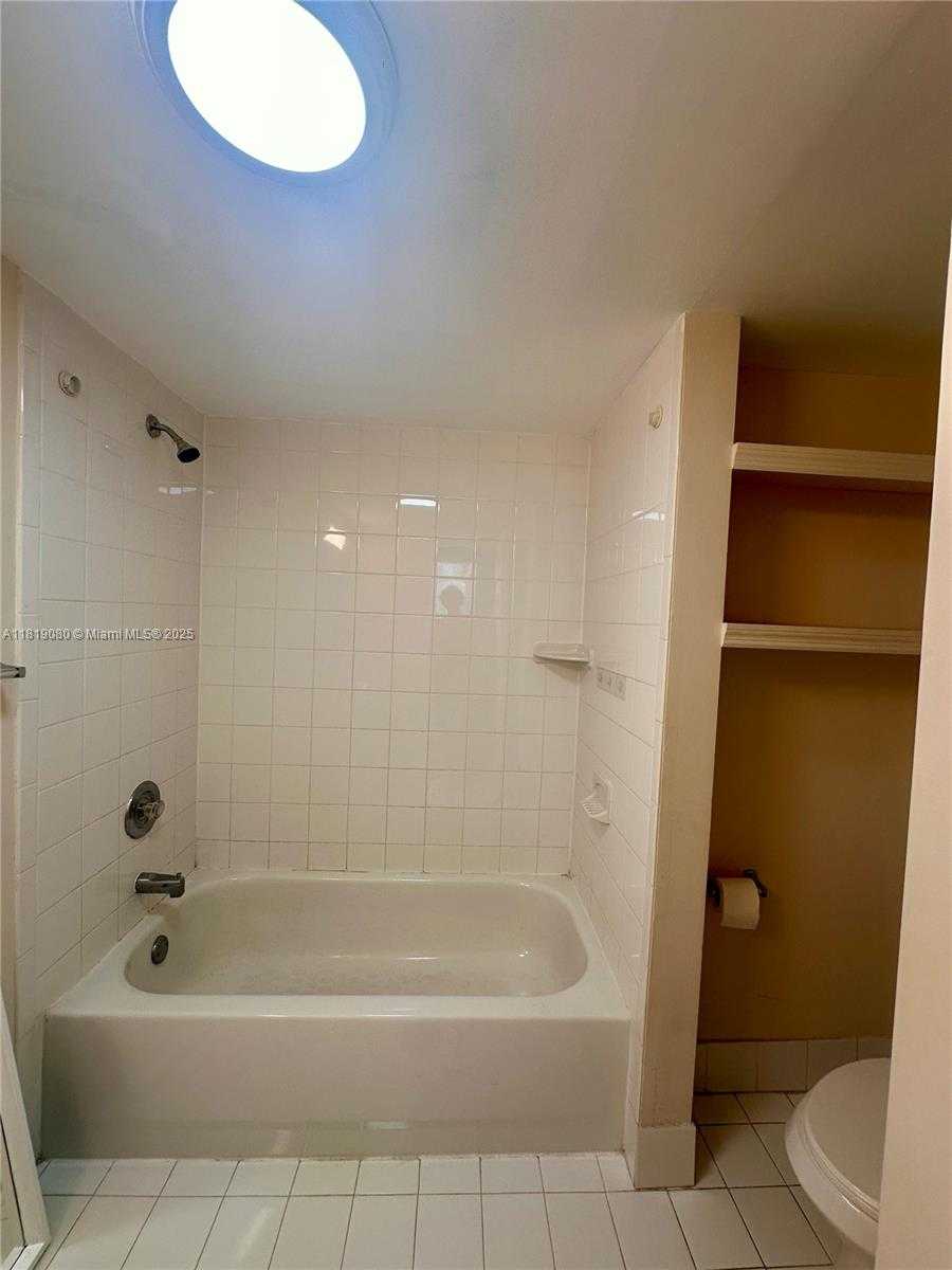 Small Image of 2935 NORTH EAST 163RD ST #3P, North Miami Beach Number 24