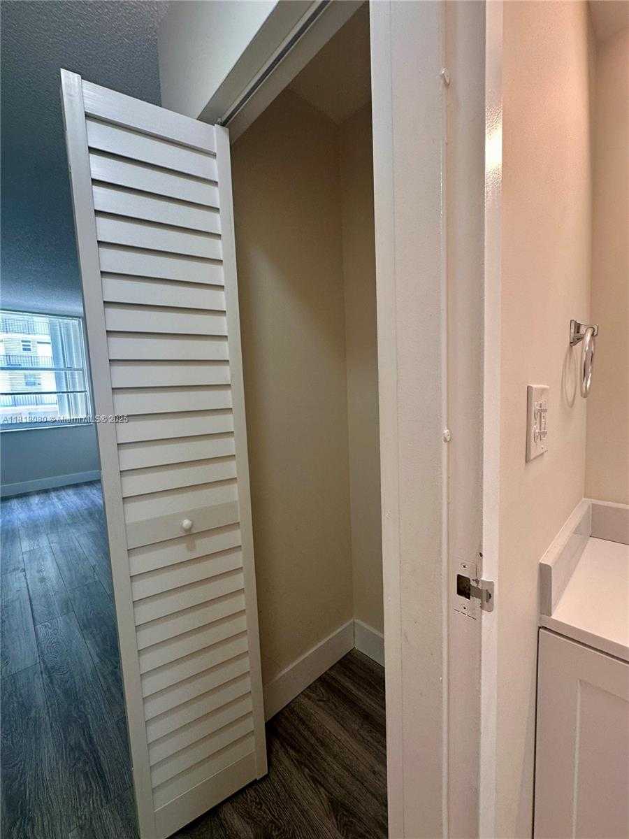Small Image of 2935 NORTH EAST 163RD ST #3P, North Miami Beach Number 27