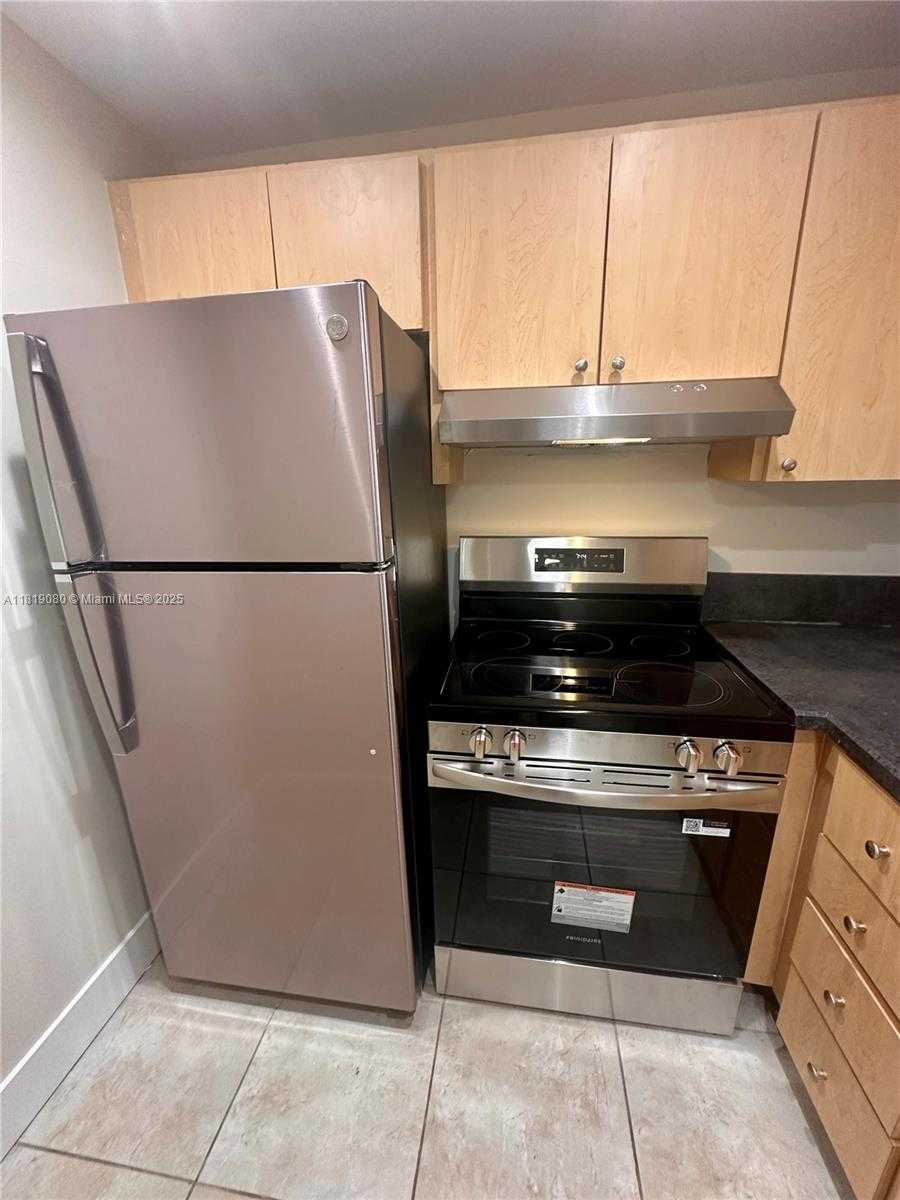 Small Image of 2935 NORTH EAST 163RD ST #3P, North Miami Beach Number 3